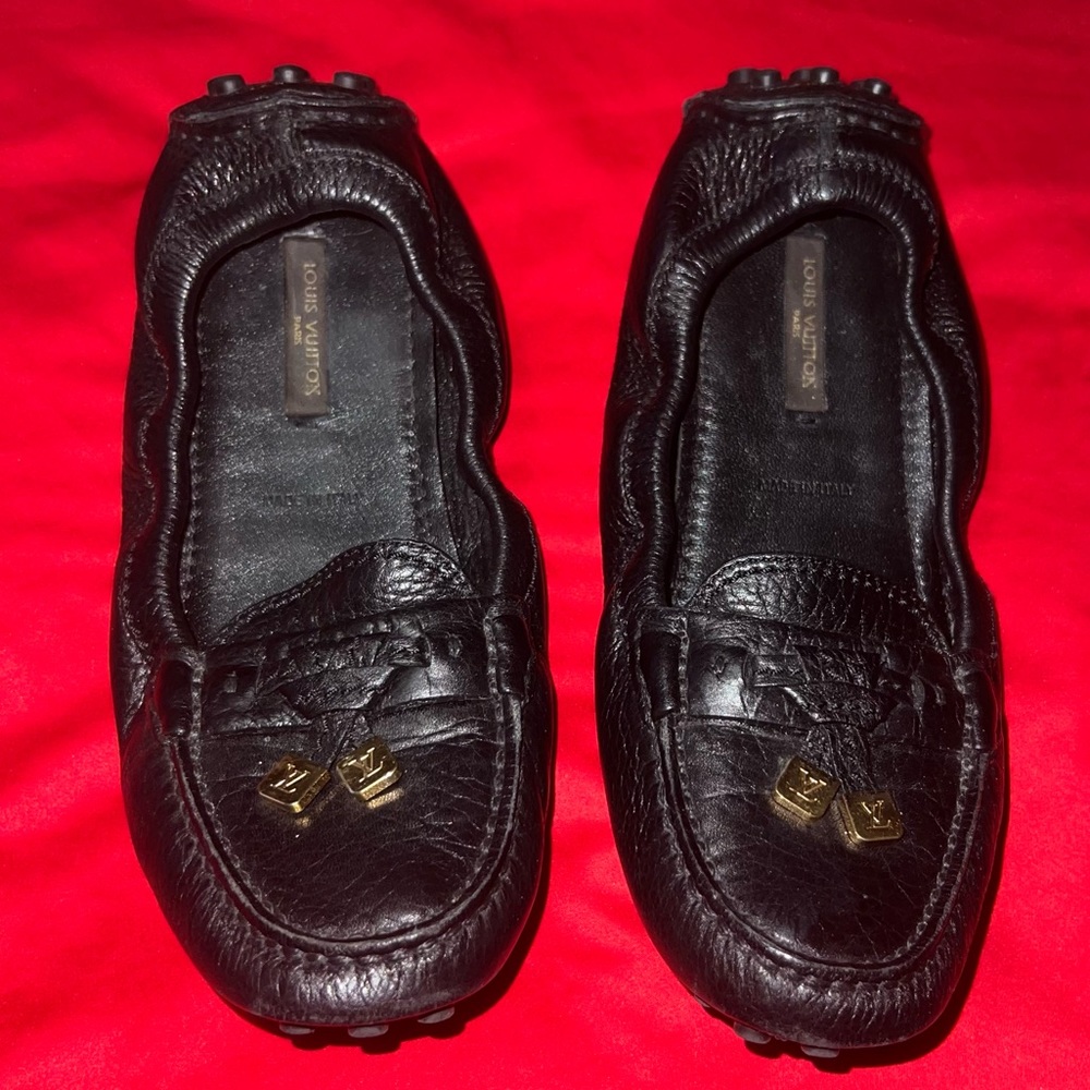 ♥️ Authentic Louis Vuitton moccasin black leather shoes - 37 M